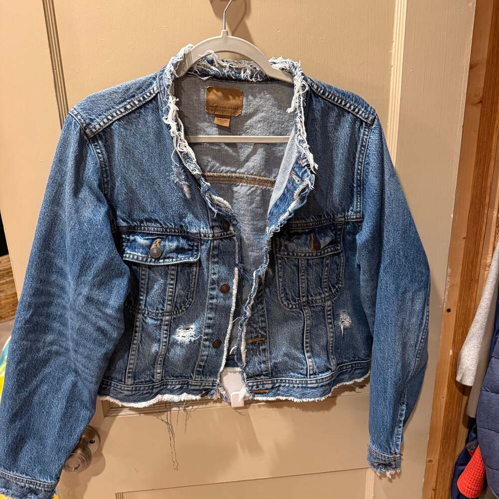 Pre-Loved AE Cropped Denim Jacket Large